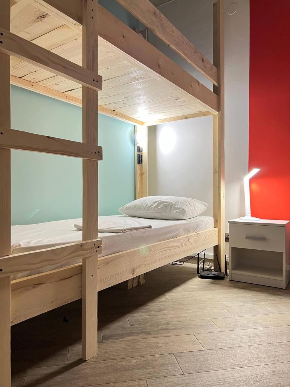 Moonlight Hostel 利沃夫 外观 照片