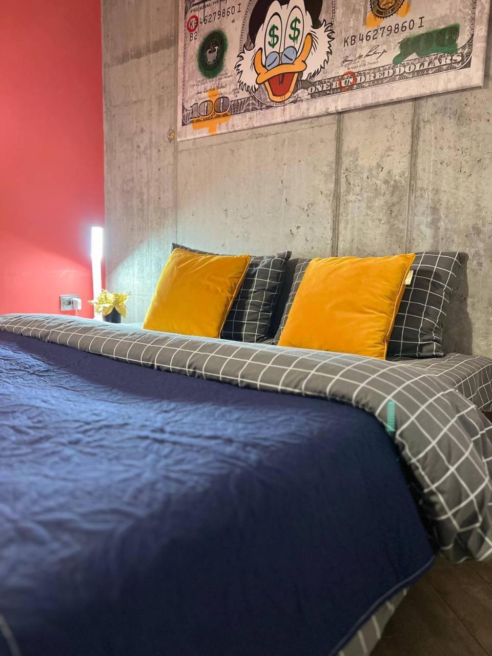 Moonlight Hostel 利沃夫 外观 照片